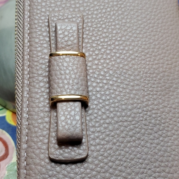 Mauve wallet zip closure wrist strap bow detail 3 sections - Picture 2 of 10